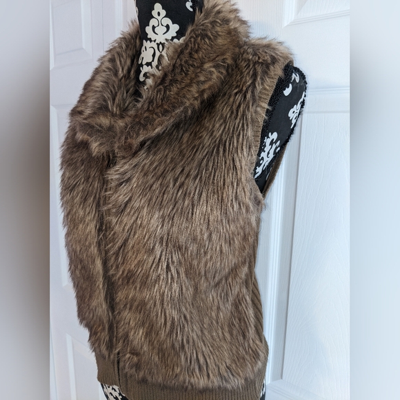 EUC Ladies Arizona Faux Fur Sweater Vest Light Brown Full Front Zipper Sz L - Picture 2 of 10